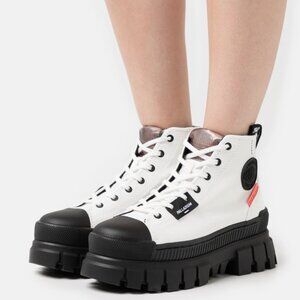 NIB | Palladium Women's White Revolt HI TX Boots